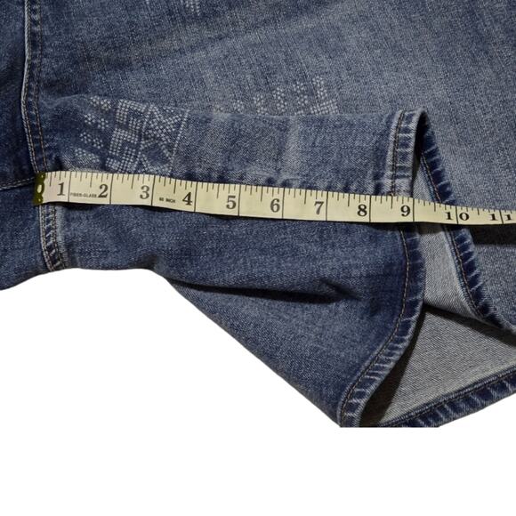 Lucky Brand Women's Denim Shorts Blue Embroidered Accent Details‎ Casual - Picture 7 of 12